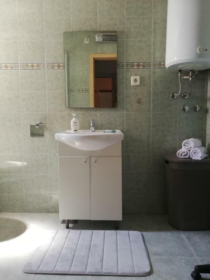 Apartment Petra Dugi Rat Eksteriør bilde